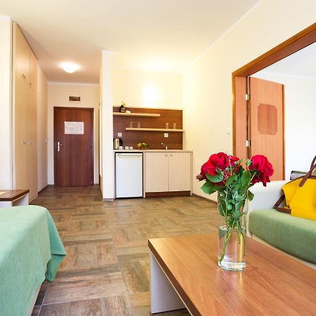 Ljuljak Hotel Golden Sands Bagian luar foto