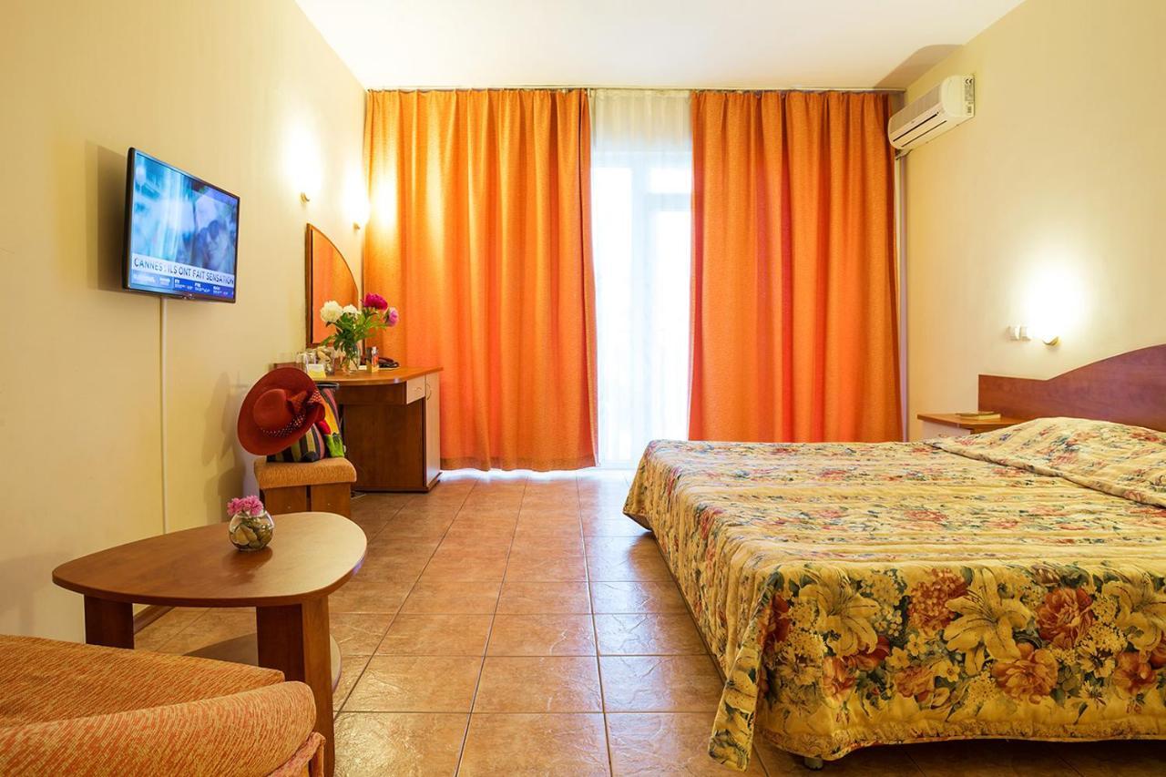 Ljuljak Hotel Golden Sands Bagian luar foto