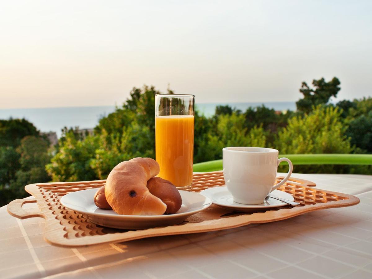 Ljuljak Hotel Golden Sands Bagian luar foto