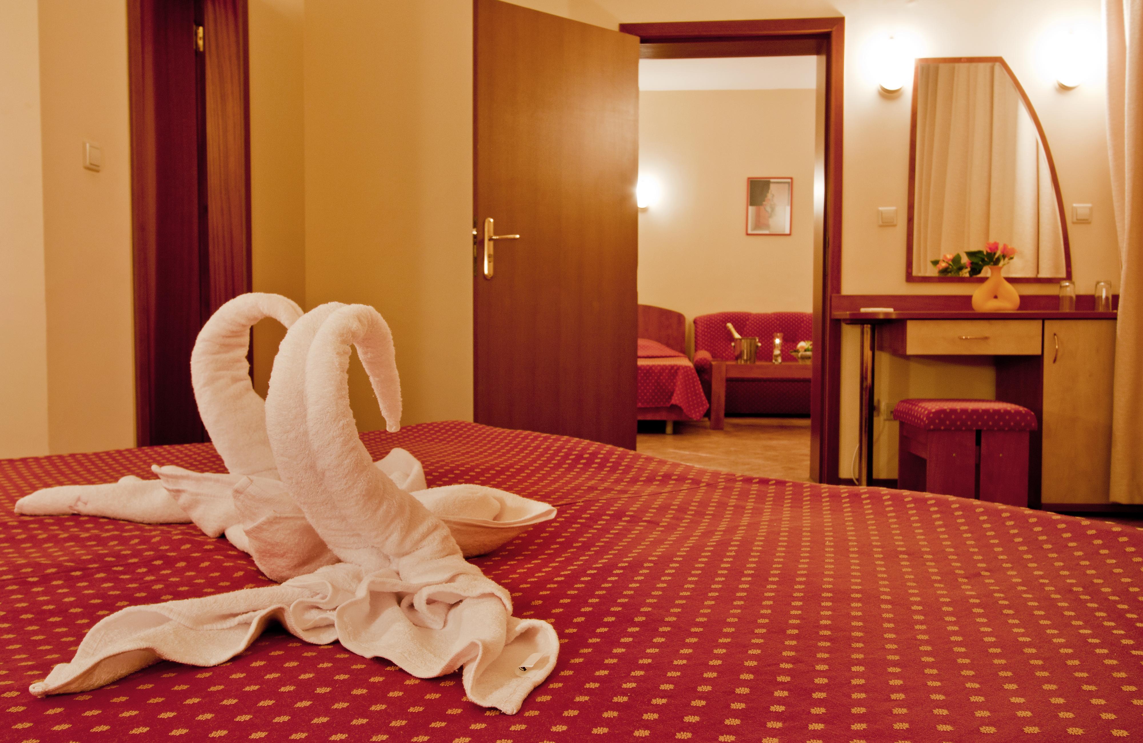Ljuljak Hotel Golden Sands Bagian luar foto
