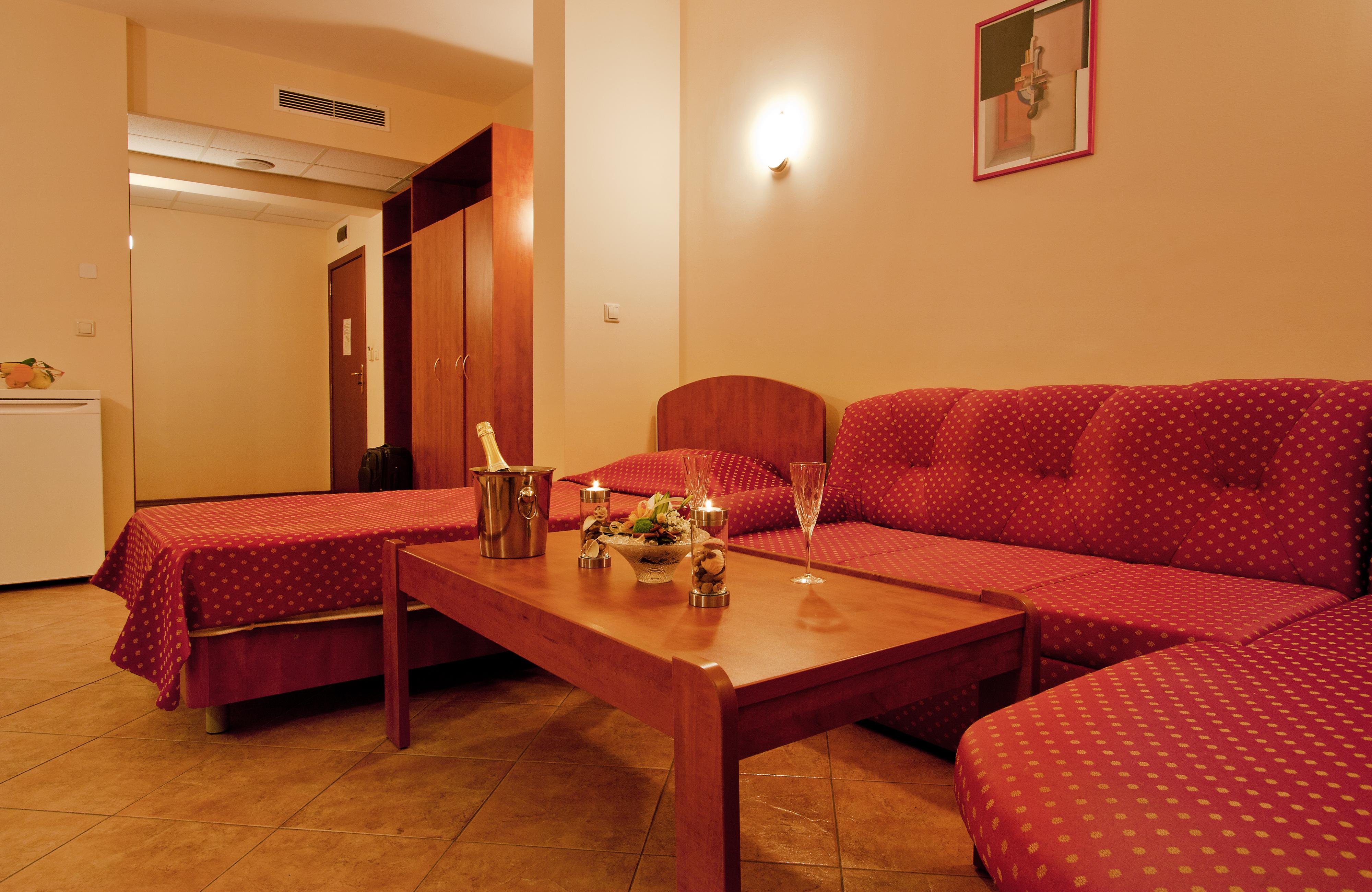 Ljuljak Hotel Golden Sands Bagian luar foto