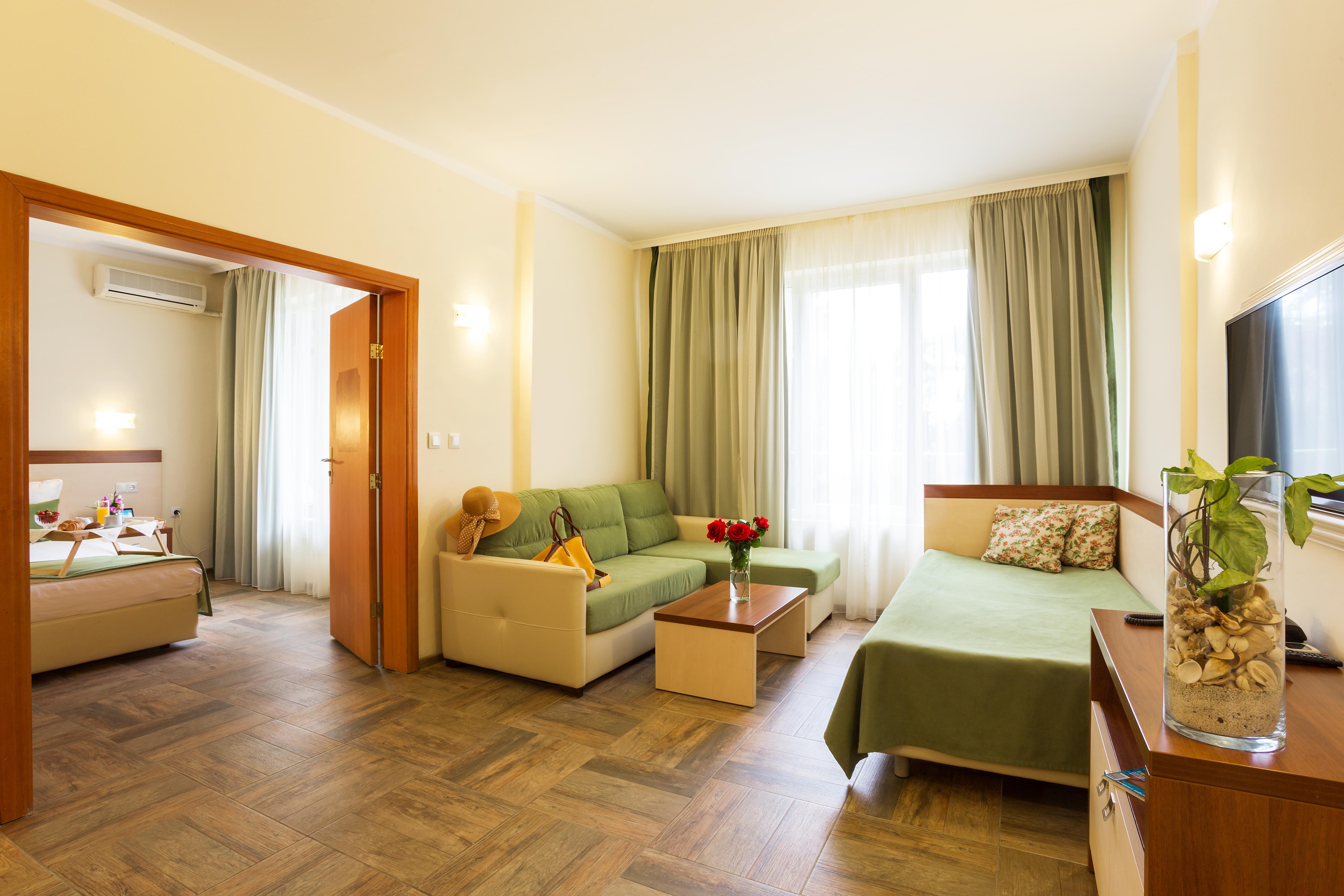 Ljuljak Hotel Golden Sands Bagian luar foto