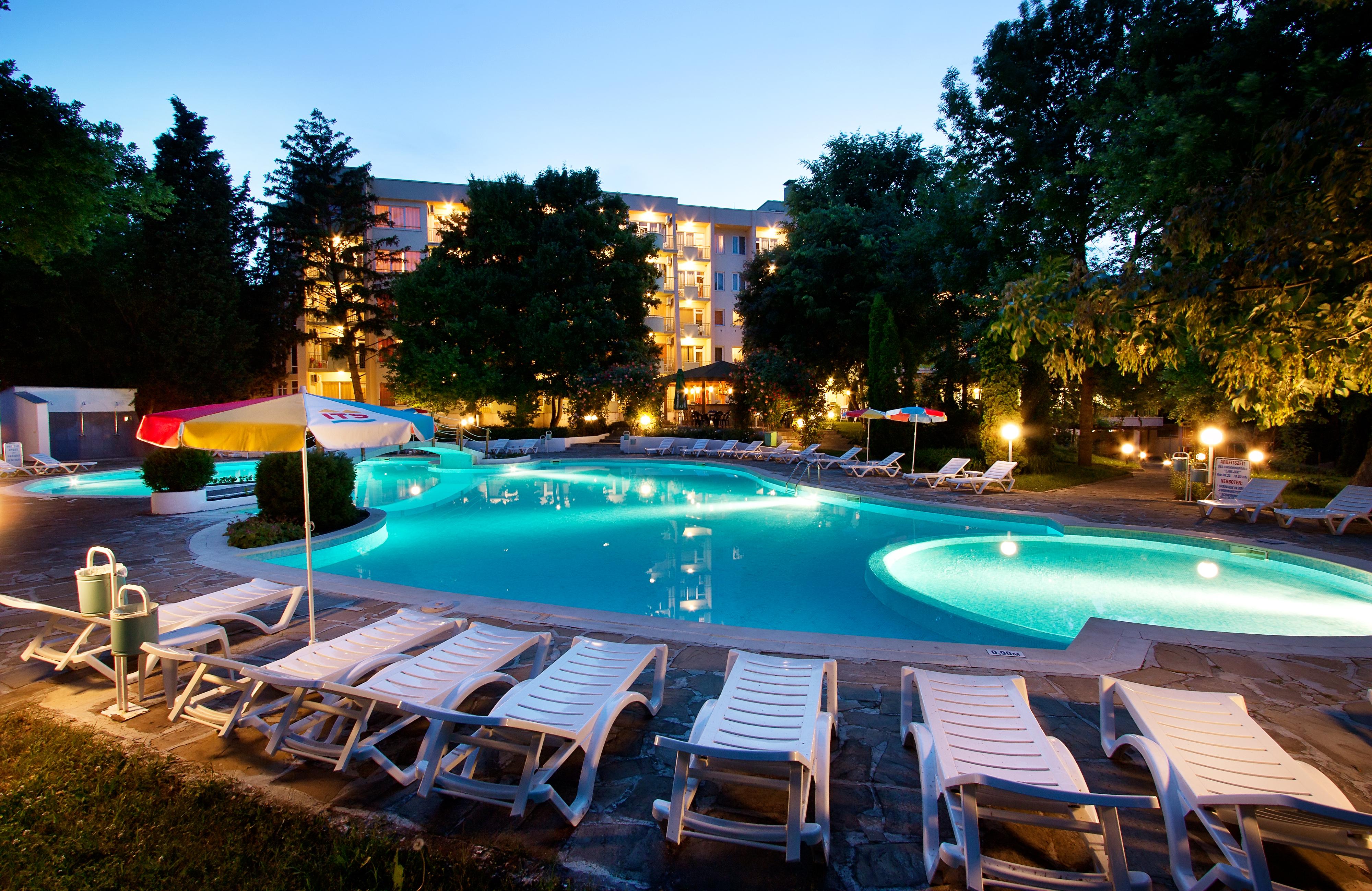 Ljuljak Hotel Golden Sands Bagian luar foto