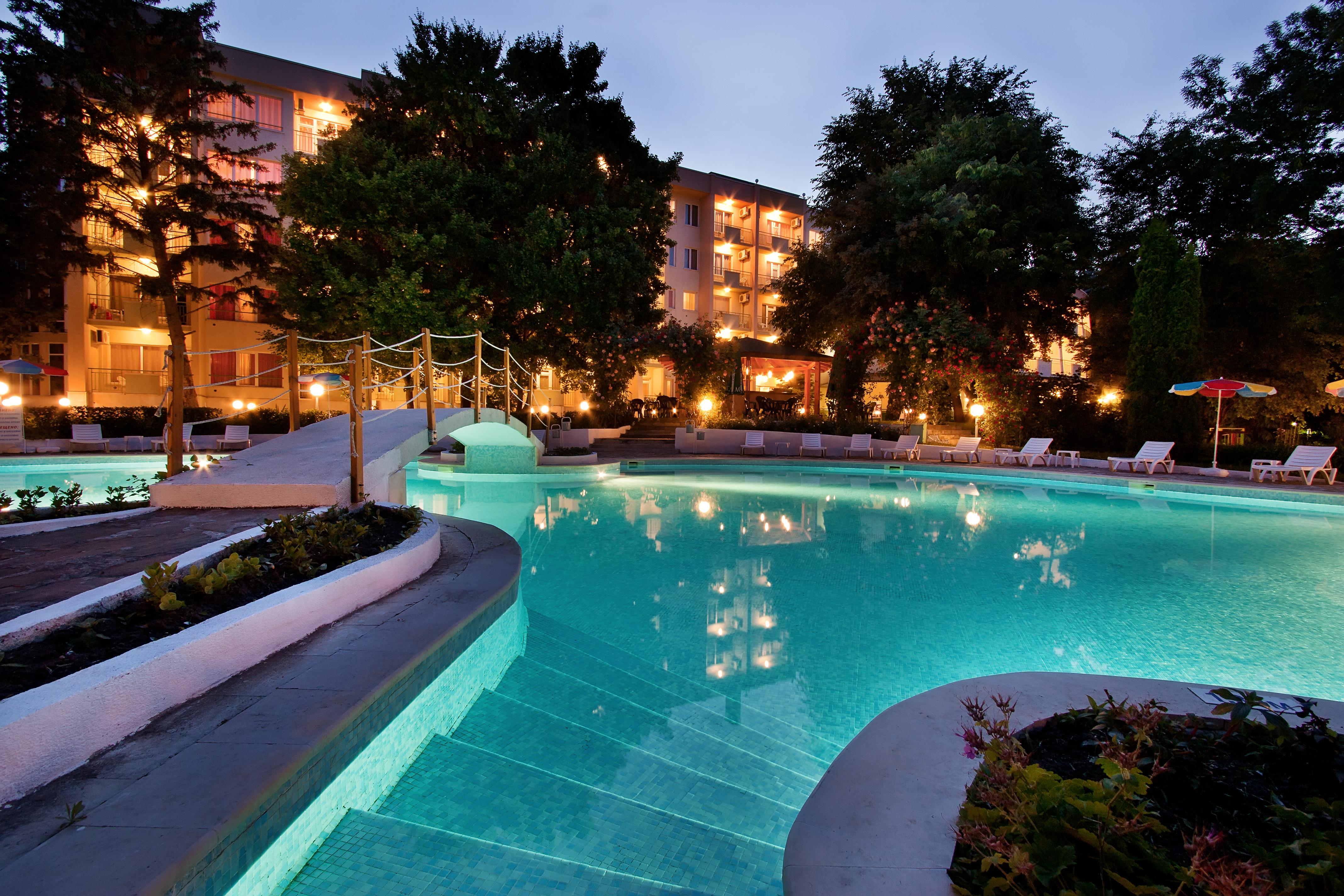 Ljuljak Hotel Golden Sands Bagian luar foto
