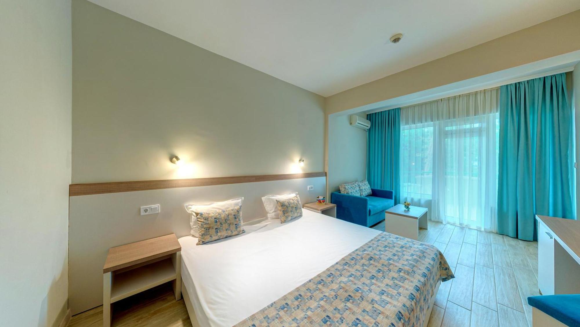 Ljuljak Hotel Golden Sands Bagian luar foto