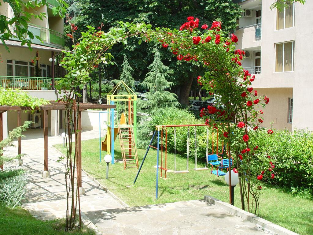 Ljuljak Hotel Golden Sands Bagian luar foto