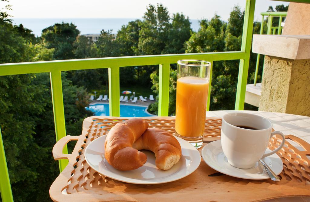 Ljuljak Hotel Golden Sands Bagian luar foto