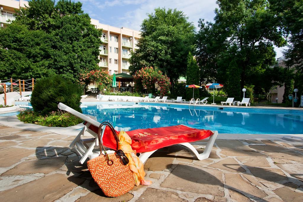Ljuljak Hotel Golden Sands Bagian luar foto
