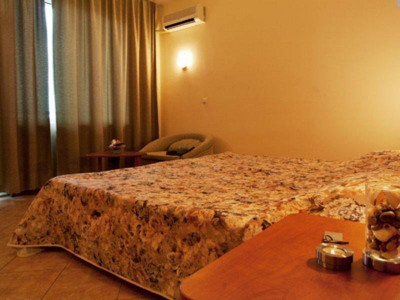 Ljuljak Hotel Golden Sands Bagian luar foto