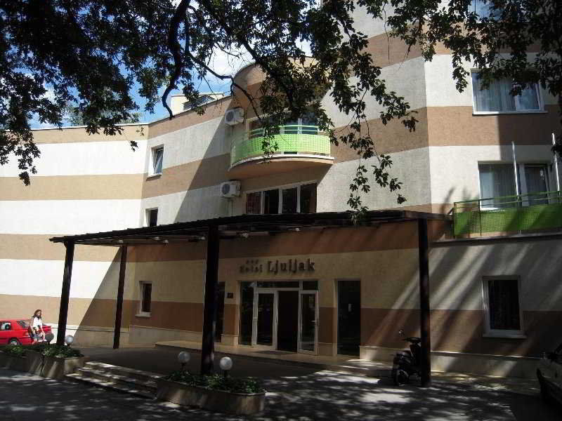 Ljuljak Hotel Golden Sands Bagian luar foto