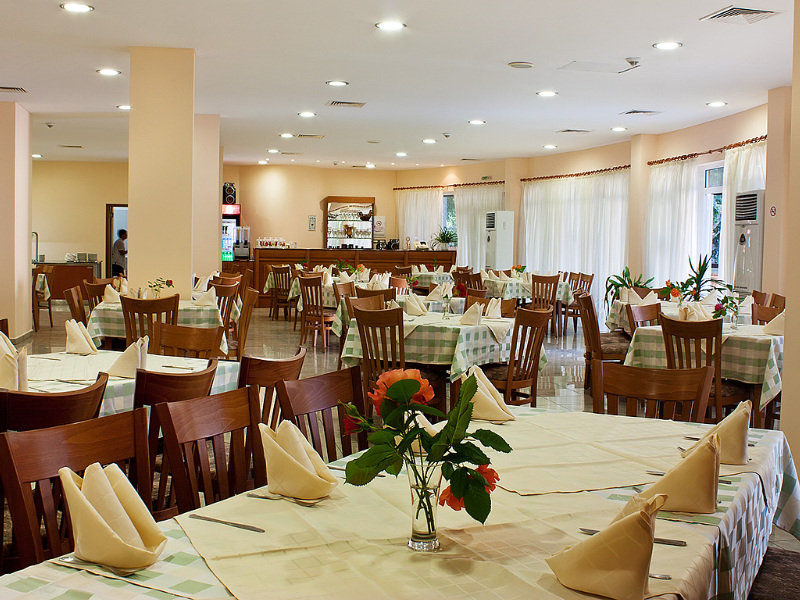 Ljuljak Hotel Golden Sands Bagian luar foto