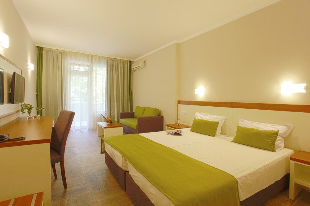 Ljuljak Hotel Golden Sands Bagian luar foto
