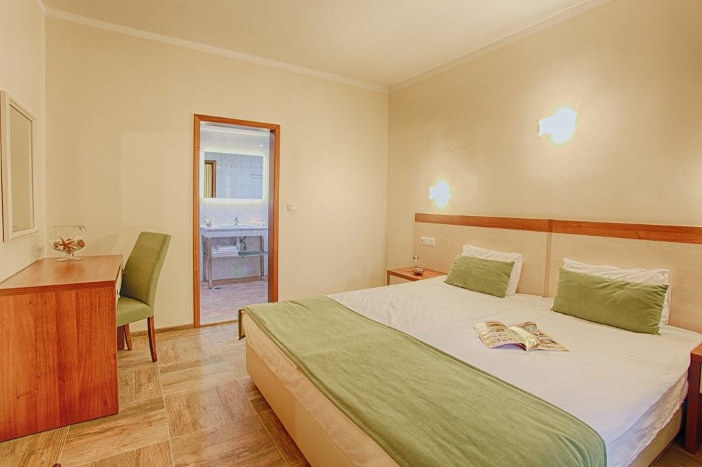 Ljuljak Hotel Golden Sands Bagian luar foto