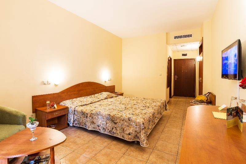 Ljuljak Hotel Golden Sands Bagian luar foto